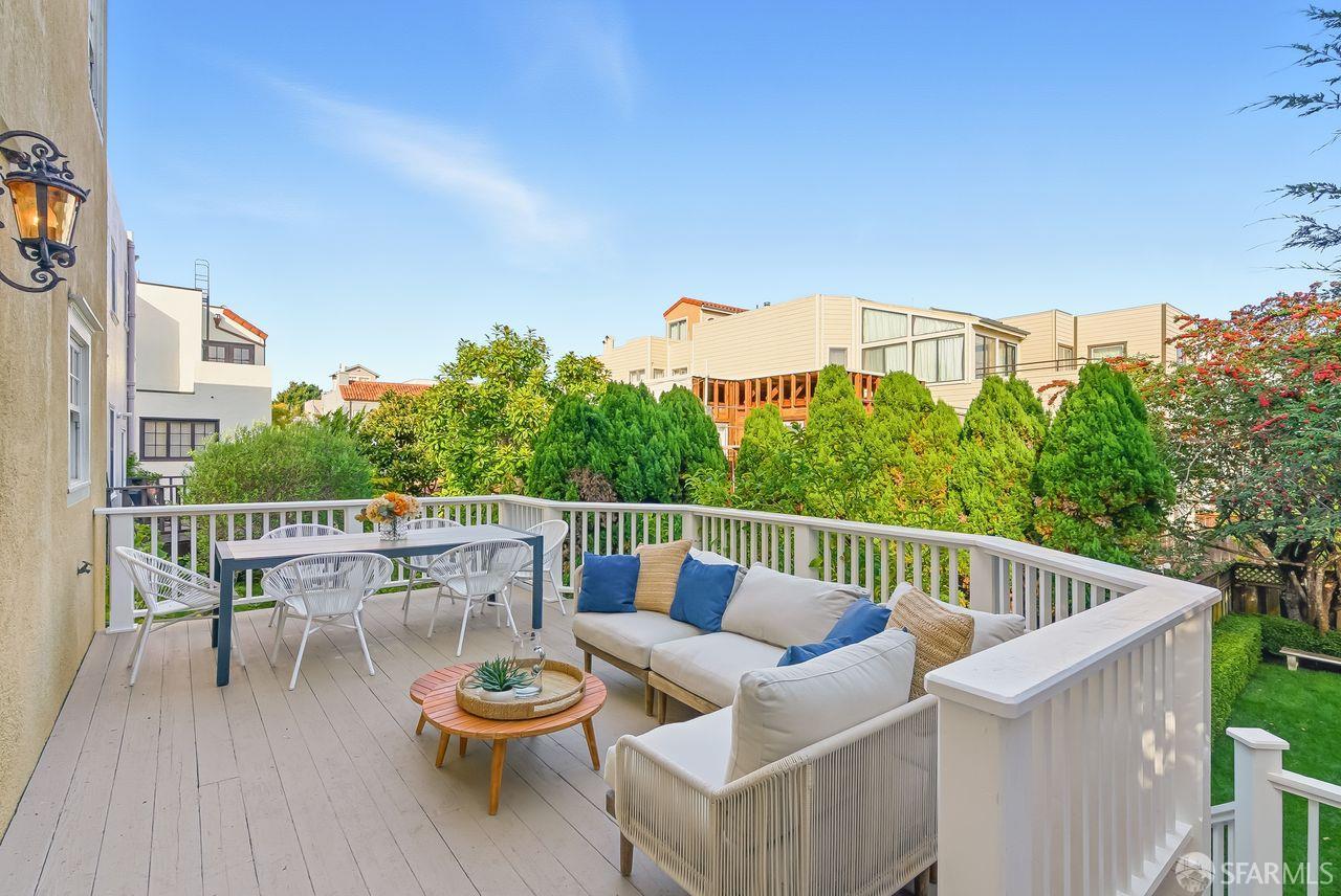 Detail Gallery Image 24 of 67 For 3340 Baker St, San Francisco,  CA 94123 - 5 Beds | 4/1 Baths