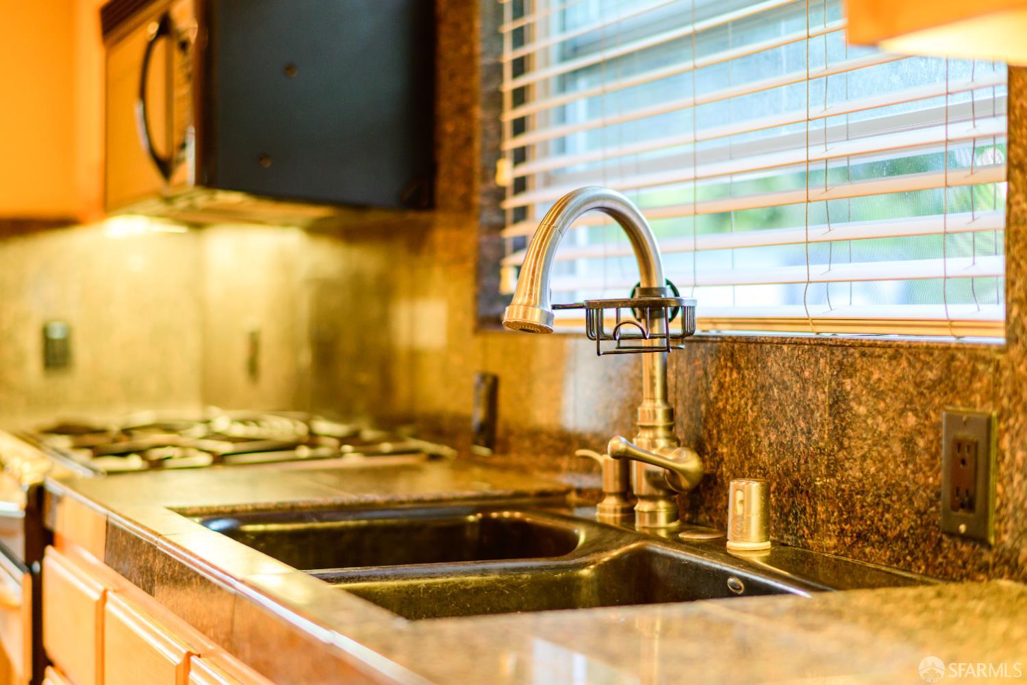 Detail Gallery Image 13 of 80 For 647 N 2nd St, San Jose,  CA 95112 - 4 Beds | 4 Baths