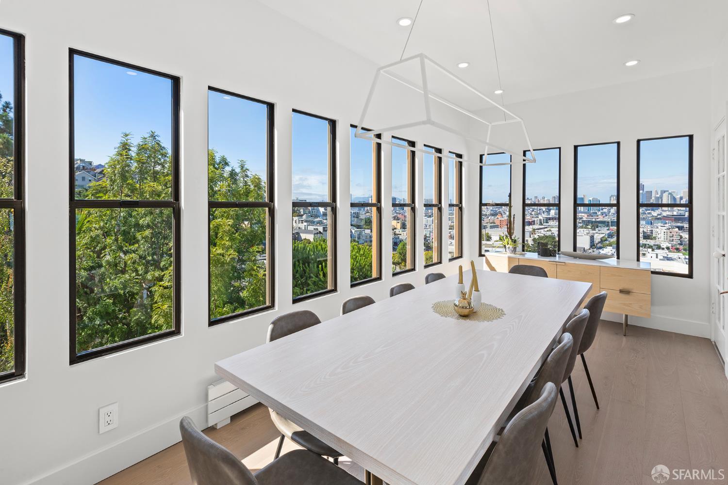 Detail Gallery Image 2 of 59 For 1812 20th St, San Francisco,  CA 94107 - 3 Beds | 2 Baths