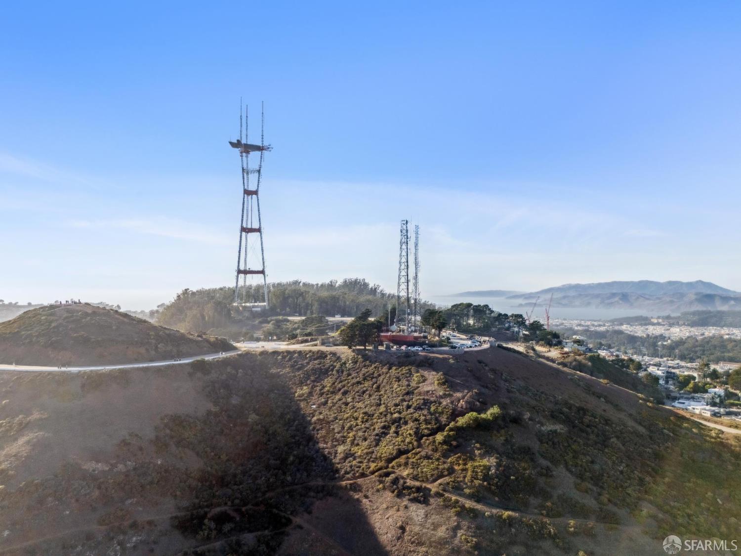 Detail Gallery Image 8 of 22 For 833 Corbett Ave, San Francisco,  CA 94131 - – Beds | – Baths