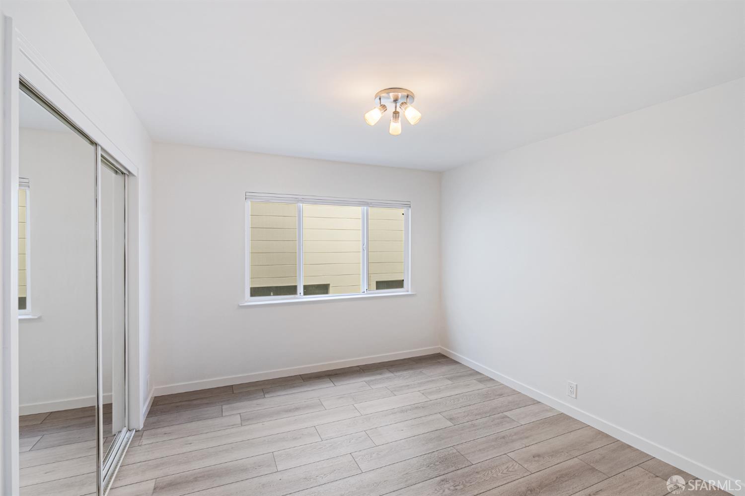Detail Gallery Image 21 of 34 For 685 Noe St #2,  San Francisco,  CA 94114 - 3 Beds | 2 Baths