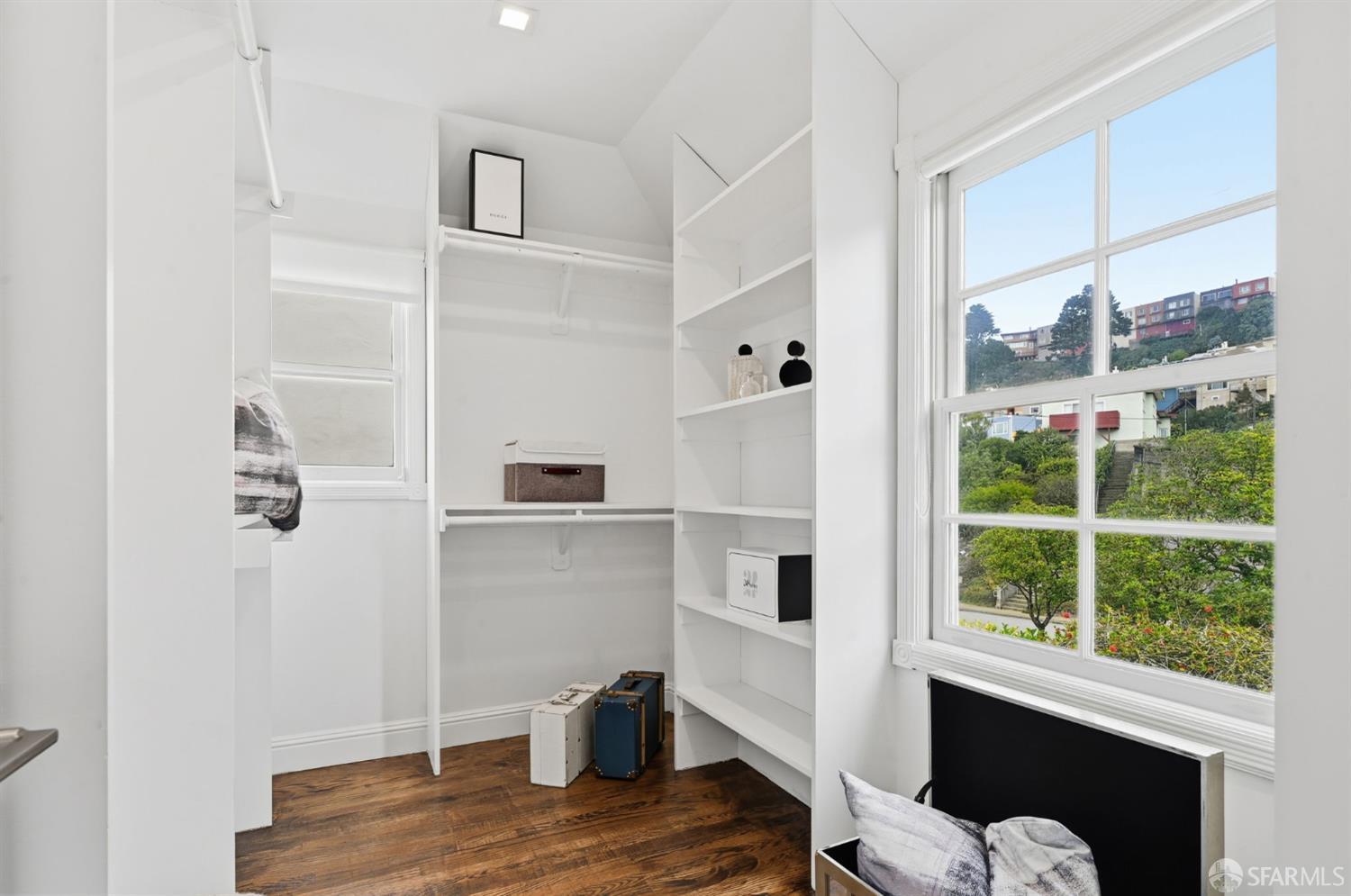 Detail Gallery Image 54 of 97 For 1983 15th Ave, San Francisco,  CA 94116 - 5 Beds | 4/1 Baths