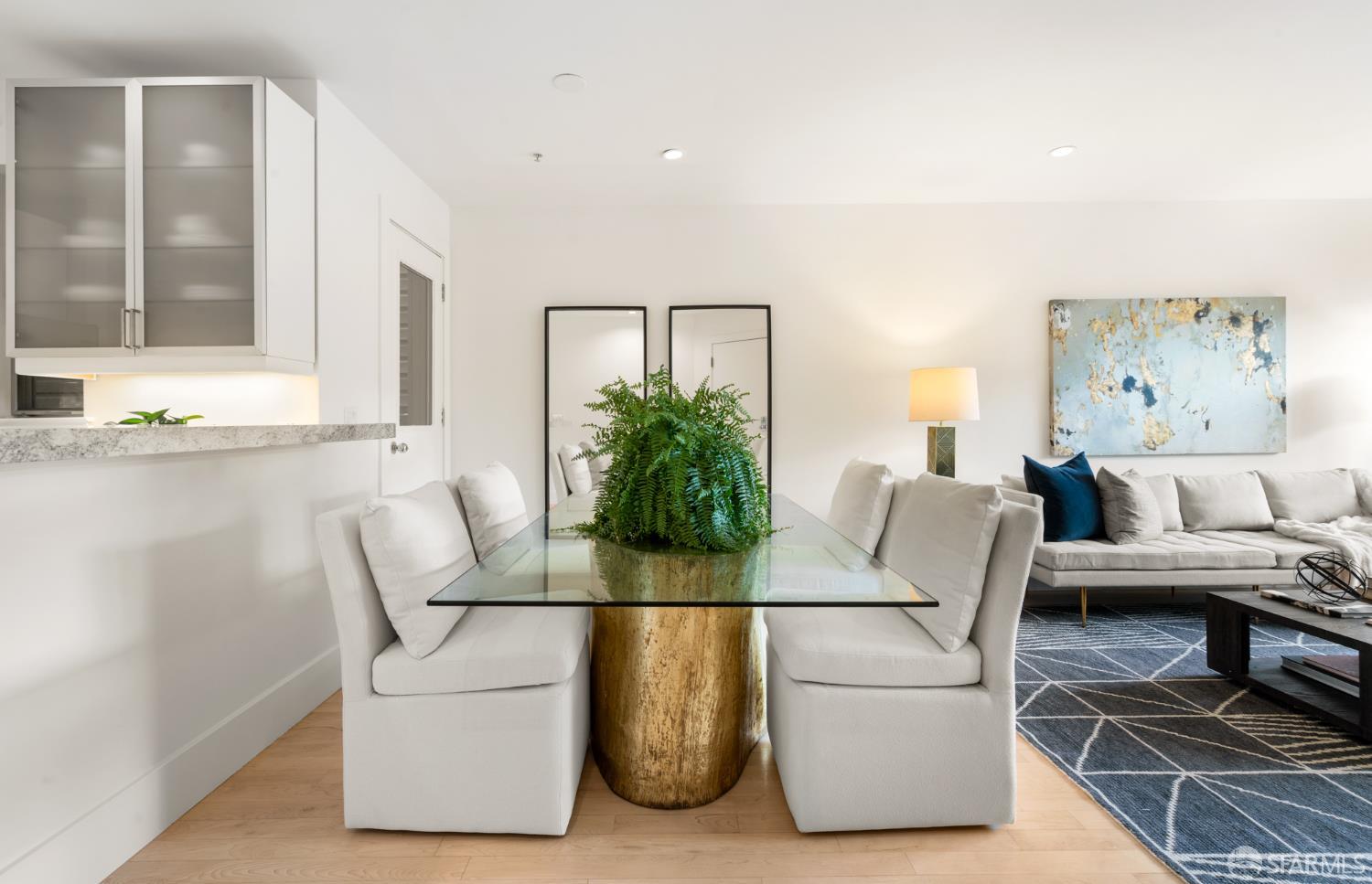 Detail Gallery Image 7 of 26 For 2315 Van Ness Ave #2,  San Francisco,  CA 94109 - 2 Beds | 1/1 Baths