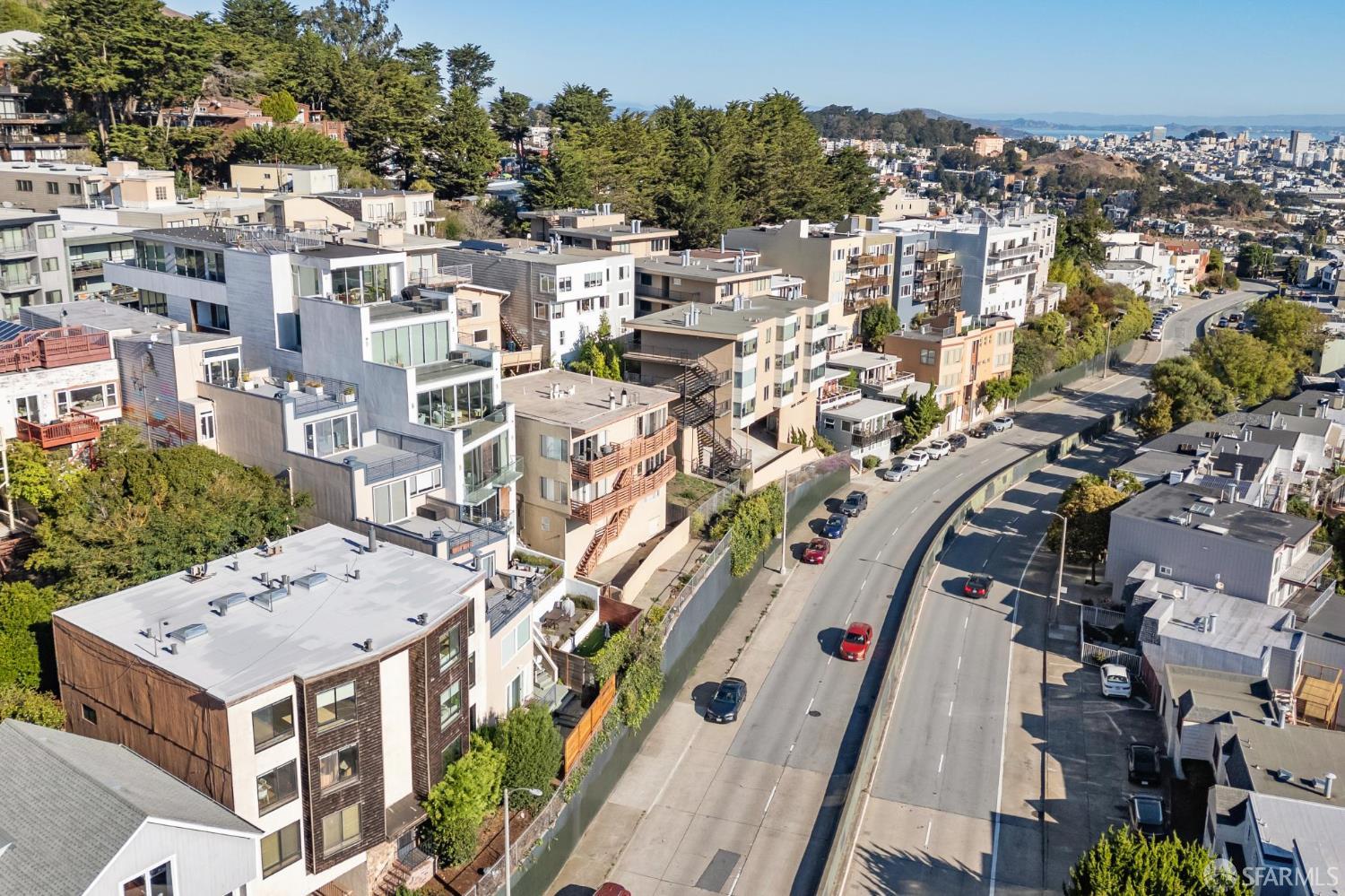 Detail Gallery Image 12 of 22 For 833 Corbett Ave, San Francisco,  CA 94131 - – Beds | – Baths