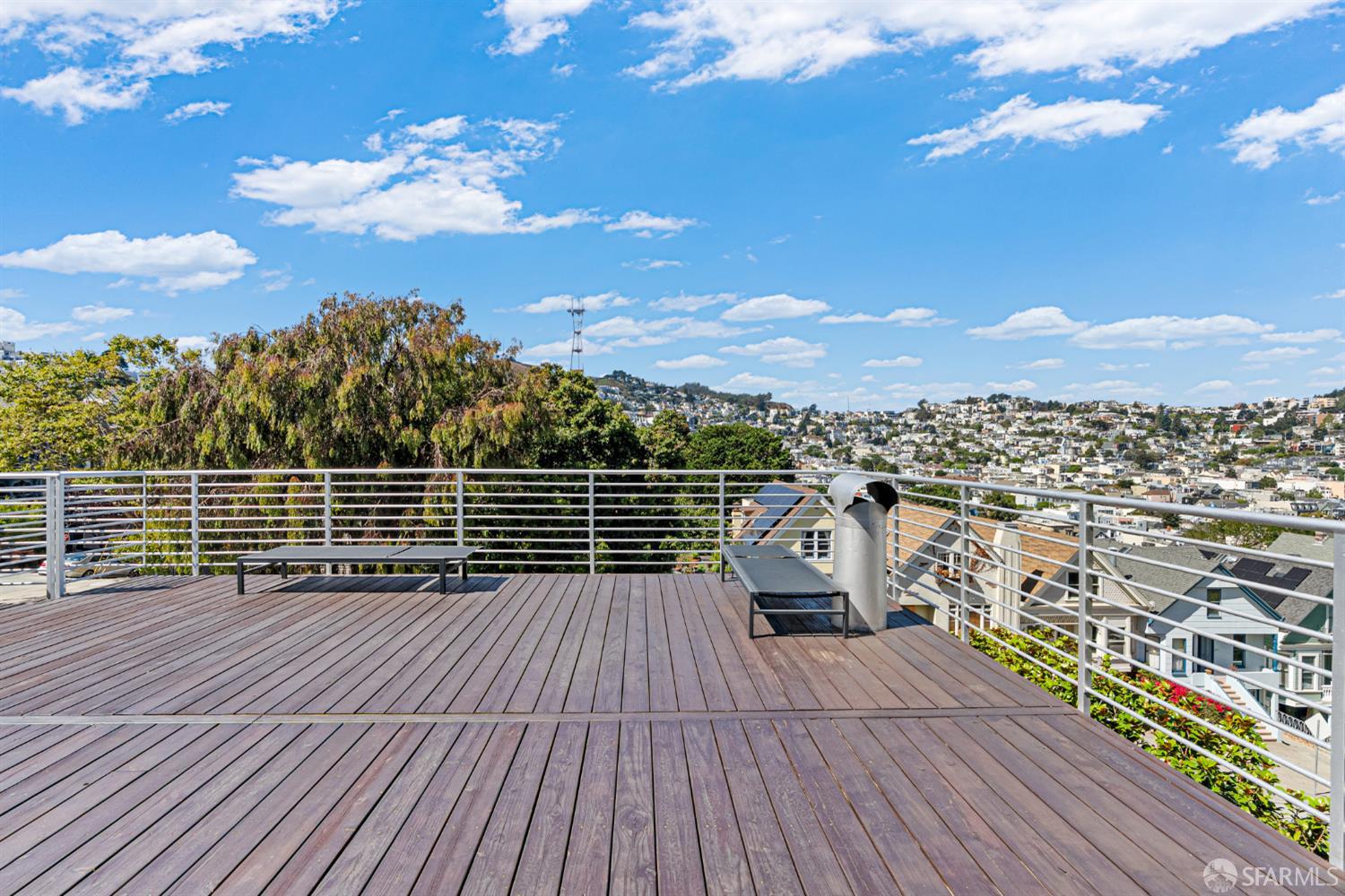 Detail Gallery Image 13 of 34 For 685 Noe St #2,  San Francisco,  CA 94114 - 3 Beds | 2 Baths