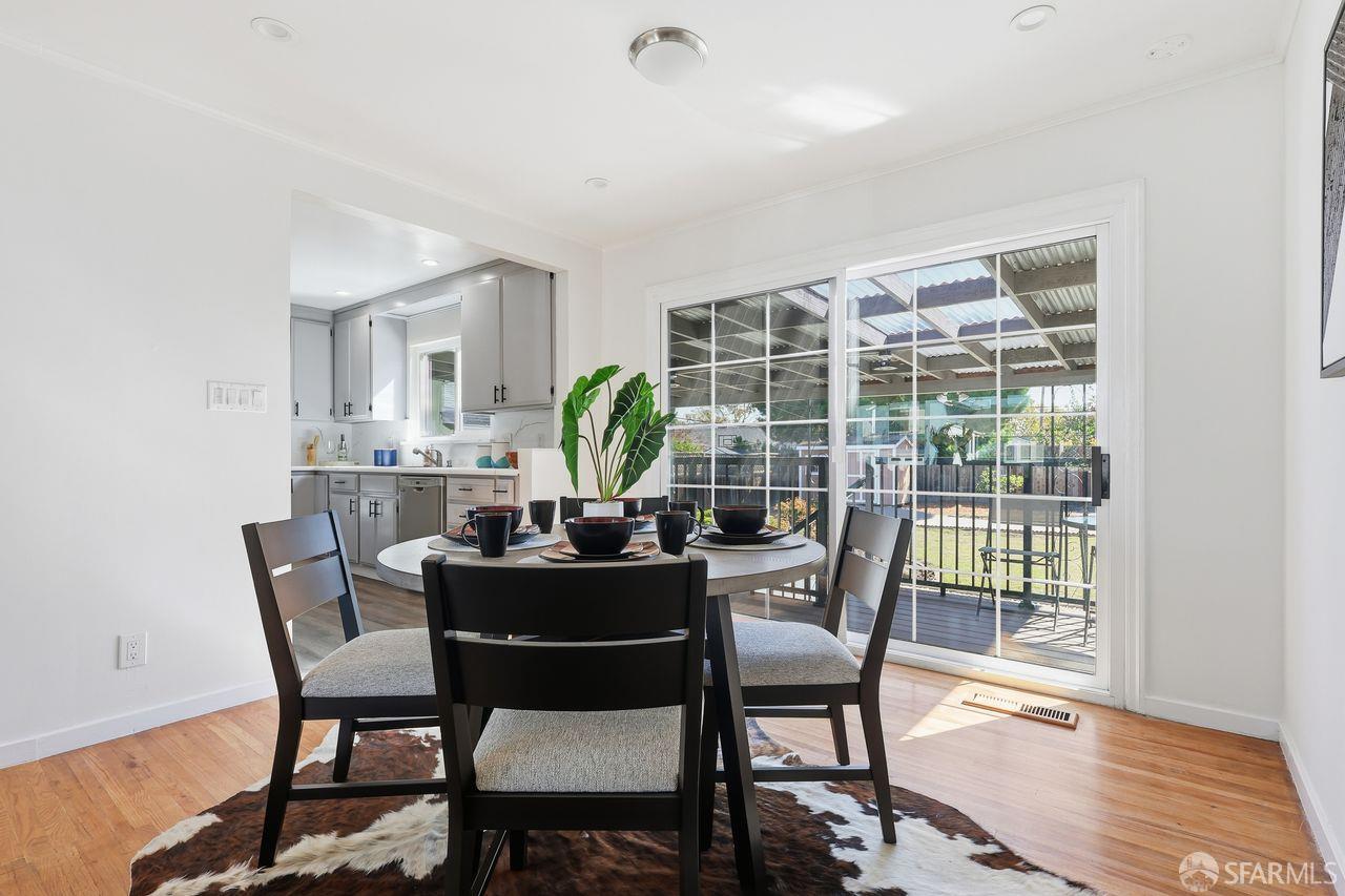 Detail Gallery Image 12 of 40 For 720 Birch Ave, San Mateo,  CA 94402 - 3 Beds | 2/1 Baths