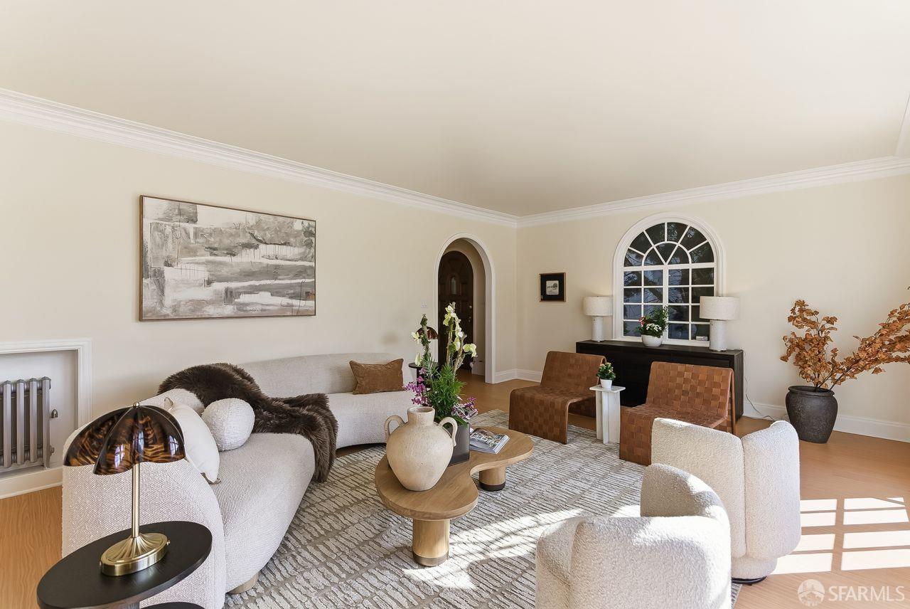 Detail Gallery Image 9 of 67 For 3340 Baker St, San Francisco,  CA 94123 - 5 Beds | 4/1 Baths