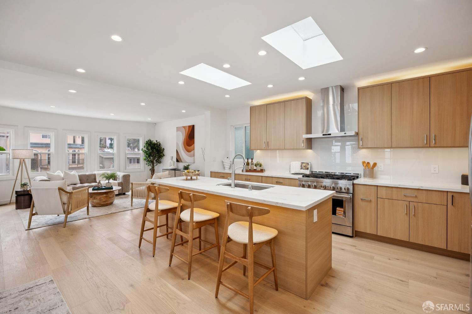 Detail Gallery Image 8 of 62 For 270 Claremont Blvd, San Francisco,  CA 94127 - 4 Beds | 4 Baths