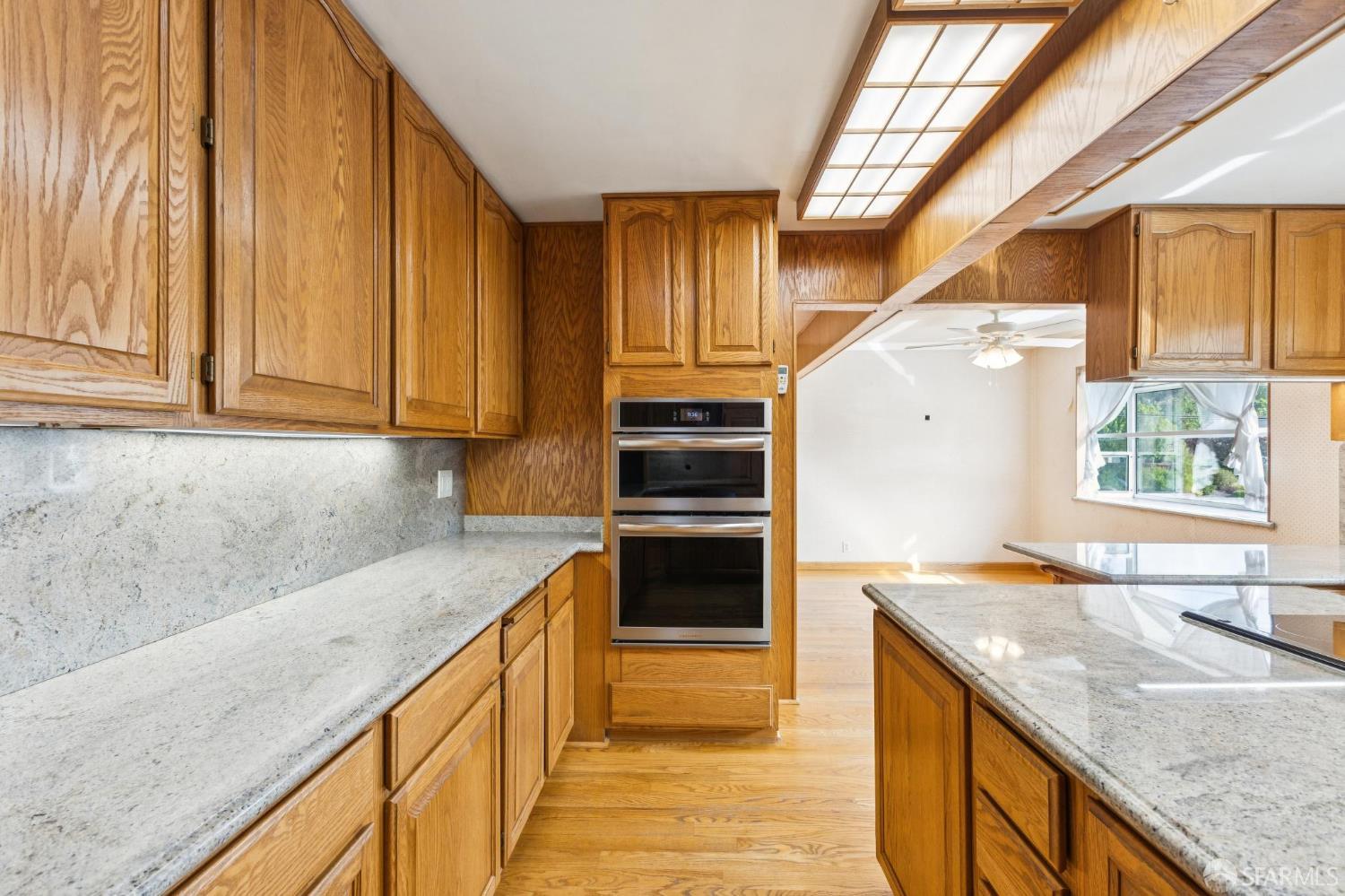 Detail Gallery Image 10 of 86 For 2 Beaumont Ct, Lafayette,  CA 94549 - 6 Beds | 3/1 Baths