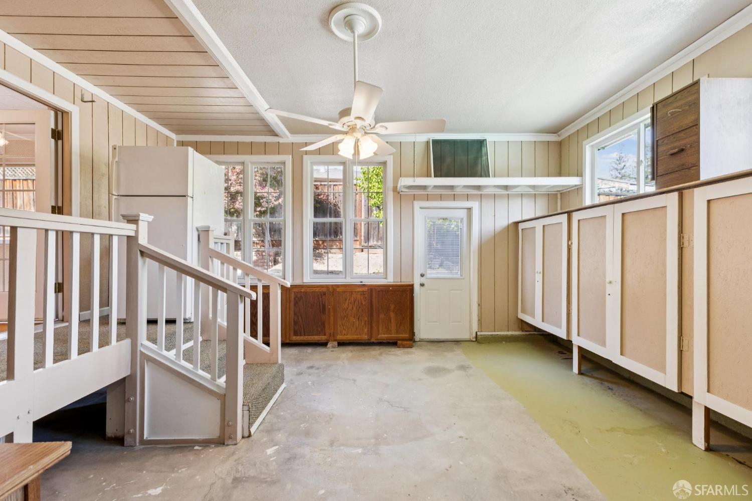 Detail Gallery Image 25 of 86 For 2 Beaumont Ct, Lafayette,  CA 94549 - 6 Beds | 3/1 Baths