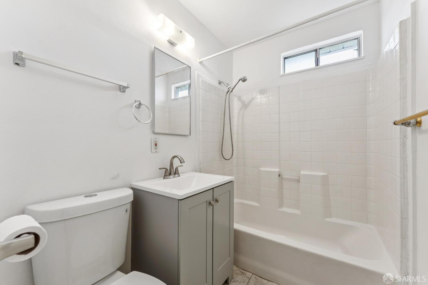 Detail Gallery Image 29 of 42 For 220 Louvaine Ave, Oakland,  CA 94603 - 2 Beds | 1 Baths