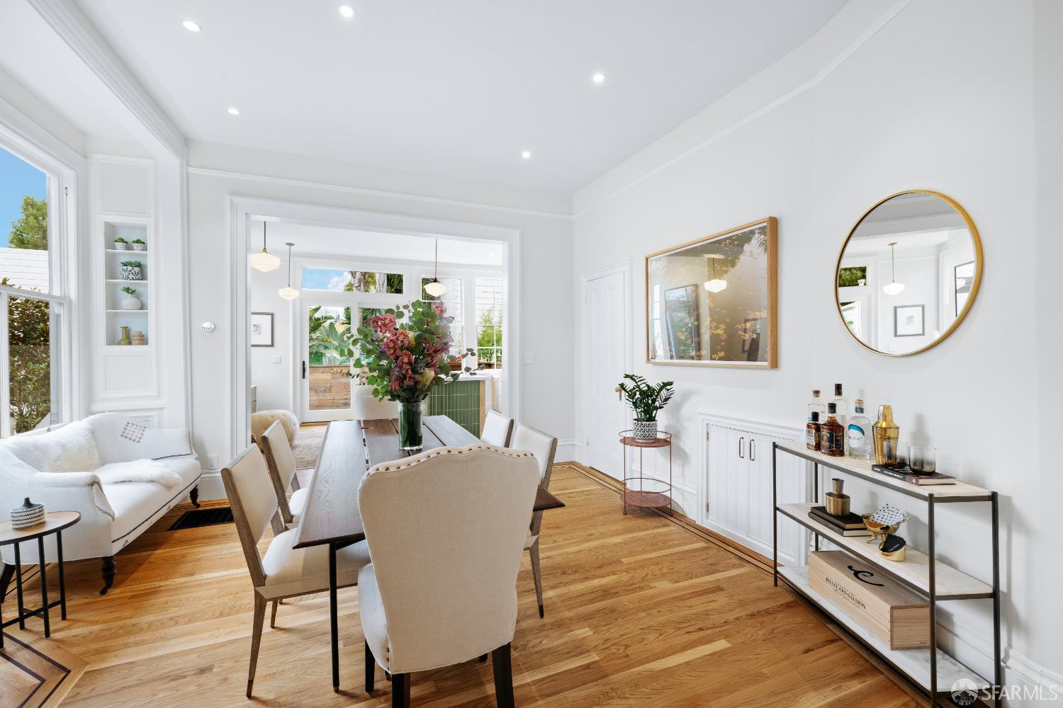 Detail Gallery Image 5 of 59 For 309 Steiner St #D,  San Francisco,  CA 94117 - 3 Beds | 1/1 Baths