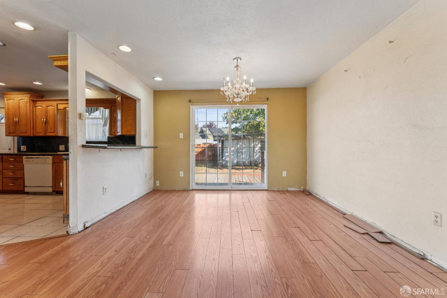 Detail Gallery Image 9 of 42 For 220 Louvaine Ave, Oakland,  CA 94603 - 2 Beds | 1 Baths