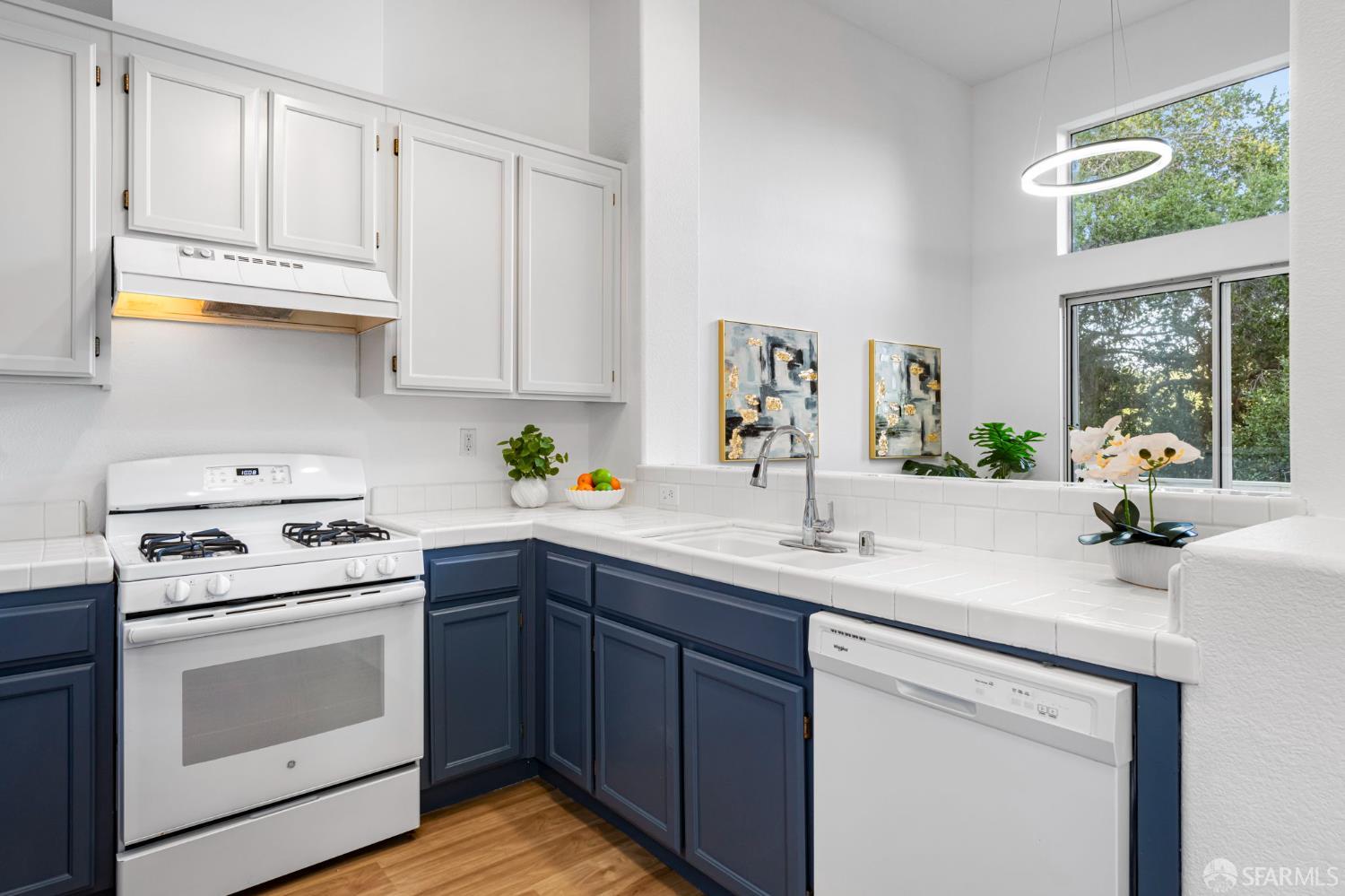 Detail Gallery Image 14 of 43 For 2108 Thistle Ct, Hayward,  CA 94542 - 3 Beds | 2/1 Baths