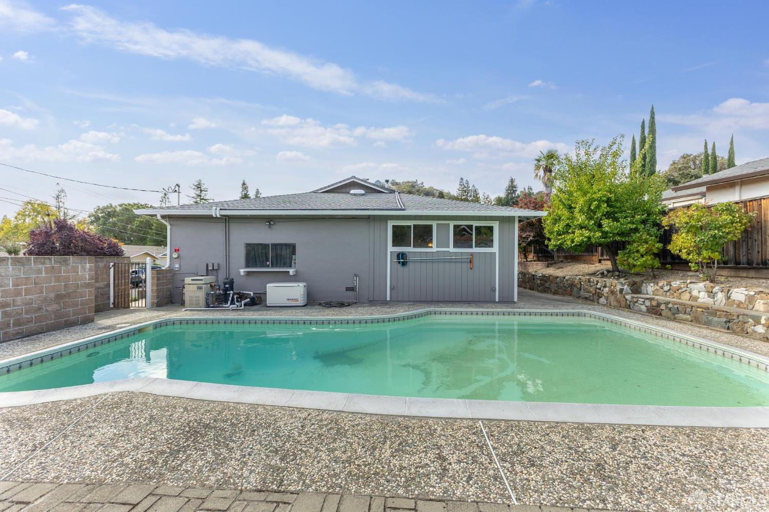 Detail Gallery Image 78 of 86 For 2 Beaumont Ct, Lafayette,  CA 94549 - 6 Beds | 3/1 Baths