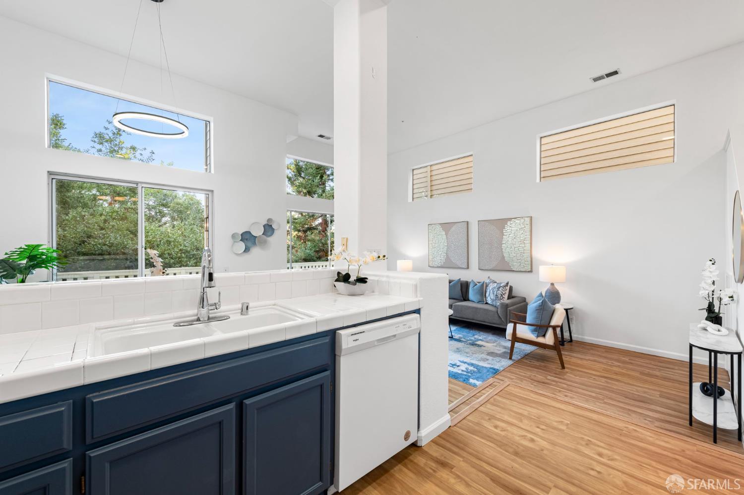 Detail Gallery Image 16 of 43 For 2108 Thistle Ct, Hayward,  CA 94542 - 3 Beds | 2/1 Baths