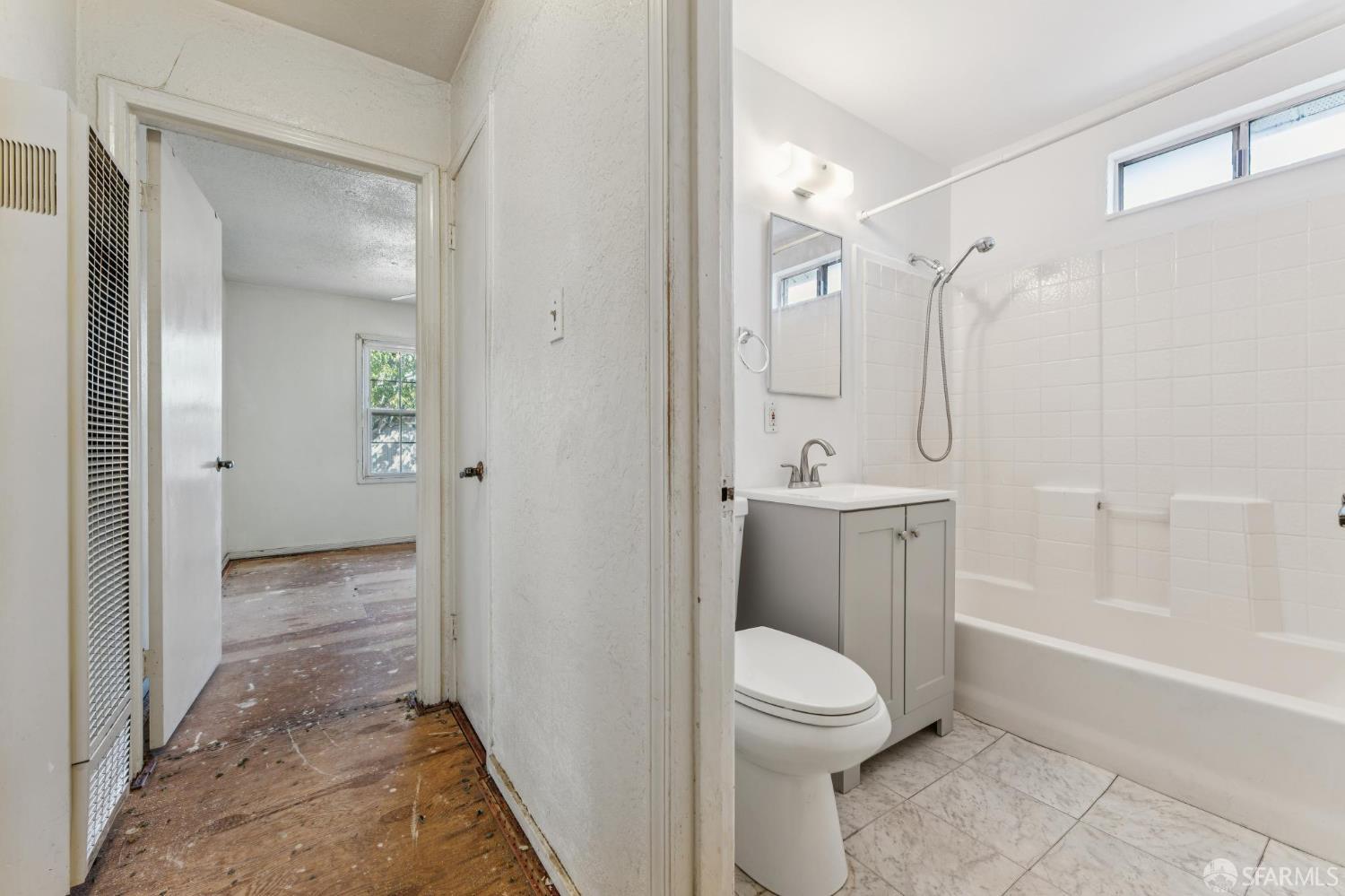 Detail Gallery Image 28 of 42 For 220 Louvaine Ave, Oakland,  CA 94603 - 2 Beds | 1 Baths