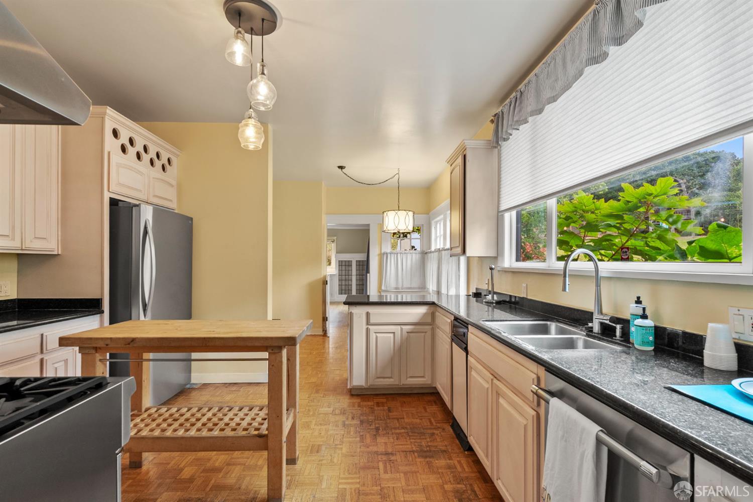 Detail Gallery Image 20 of 95 For 415 Pacific Ave, Piedmont,  CA 94611 - 6 Beds | 4/1 Baths