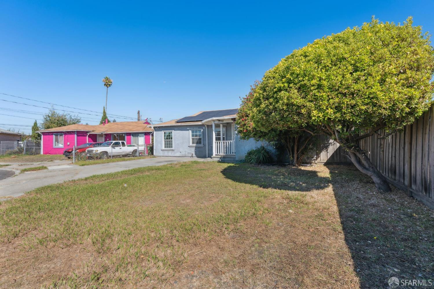 Detail Gallery Image 4 of 42 For 220 Louvaine Ave, Oakland,  CA 94603 - 2 Beds | 1 Baths