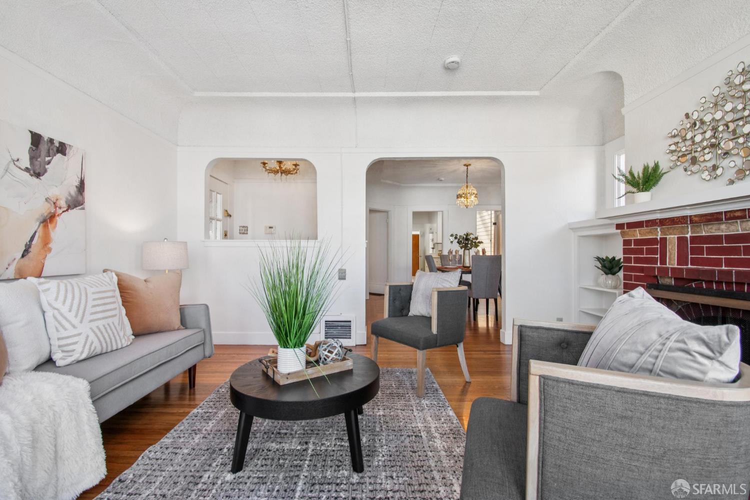Detail Gallery Image 11 of 34 For 24 Rolph St, San Francisco,  CA 94112 - 2 Beds | 2 Baths