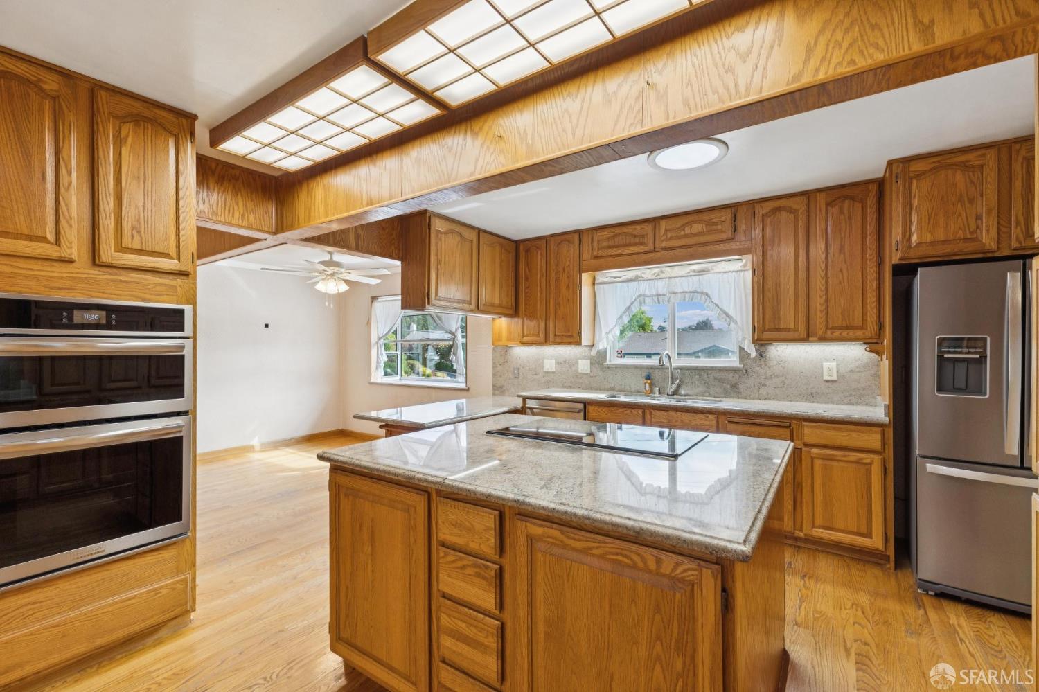 Detail Gallery Image 11 of 86 For 2 Beaumont Ct, Lafayette,  CA 94549 - 6 Beds | 3/1 Baths