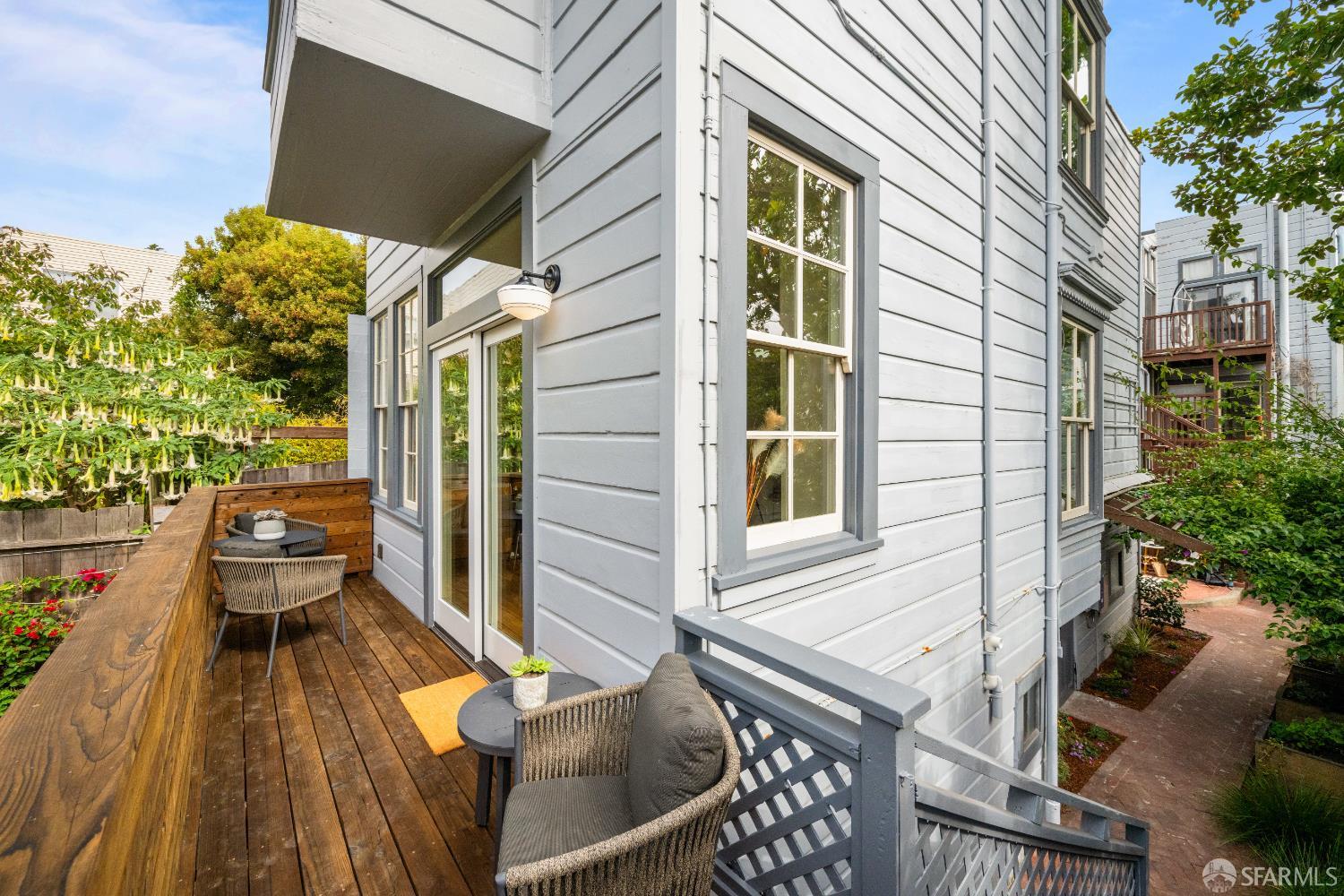 Detail Gallery Image 48 of 59 For 309 Steiner St #D,  San Francisco,  CA 94117 - 3 Beds | 1/1 Baths