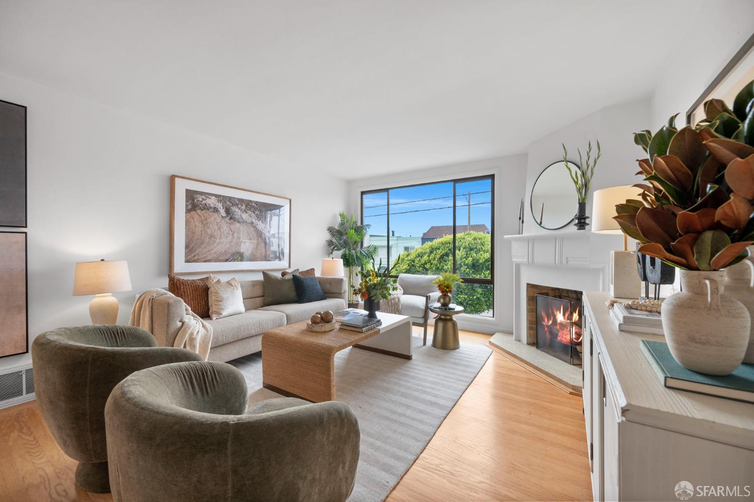 Detail Gallery Image 4 of 42 For 1862 40th Ave, San Francisco,  CA 94122 - 3 Beds | 2 Baths