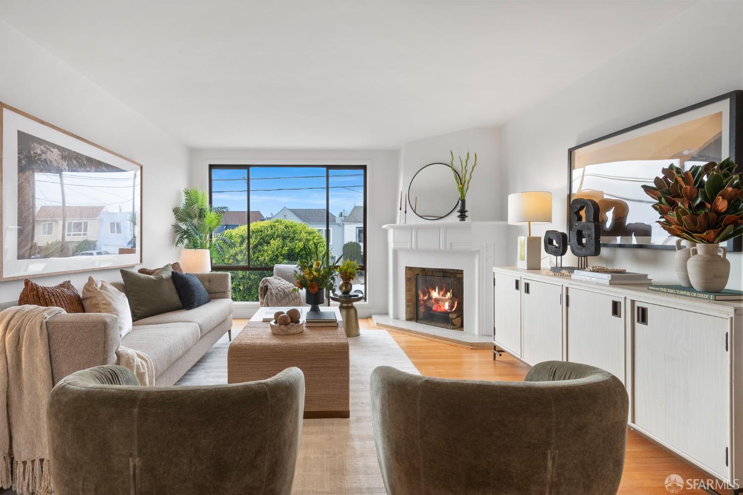 Detail Gallery Image 3 of 42 For 1862 40th Ave, San Francisco,  CA 94122 - 3 Beds | 2 Baths