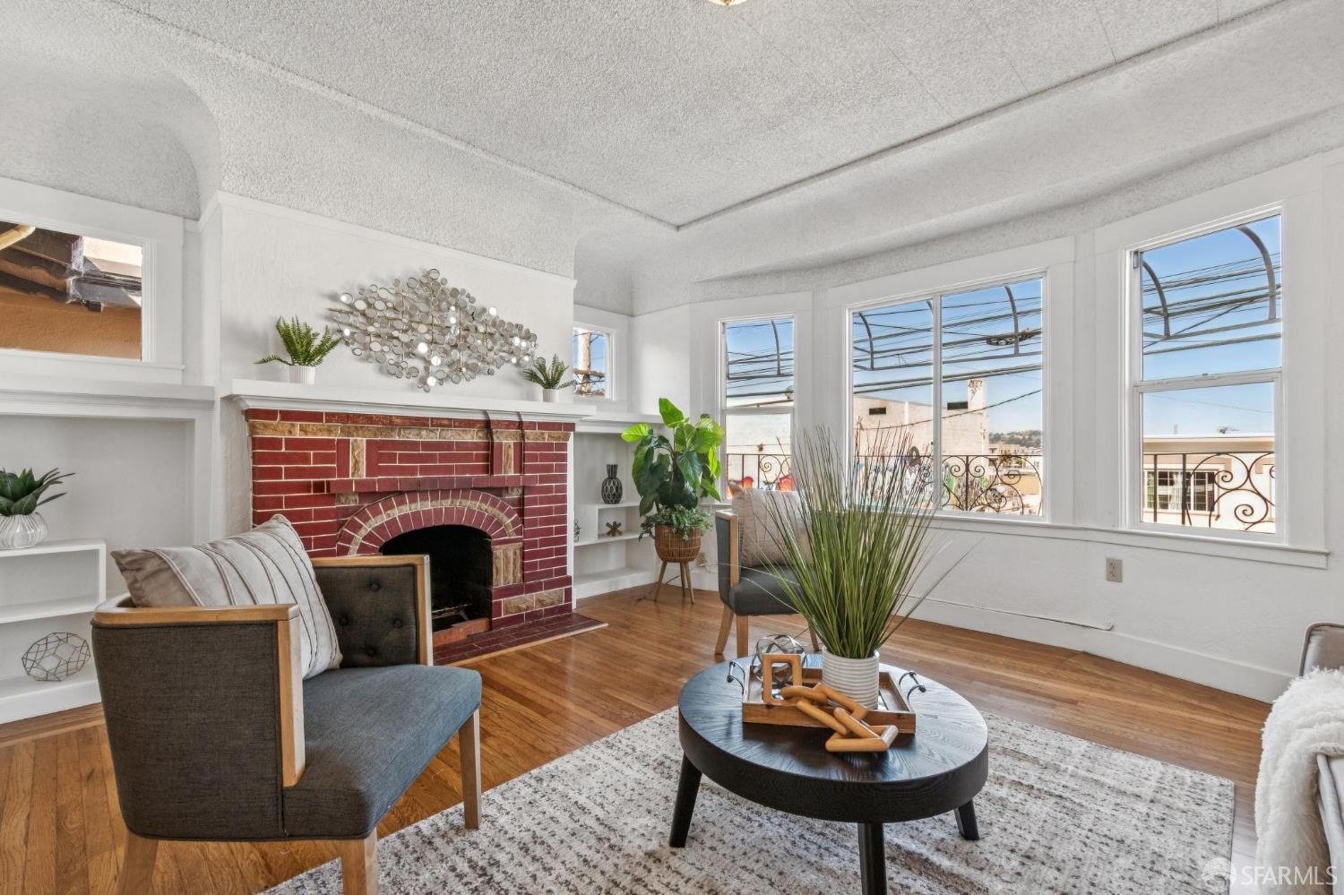 Detail Gallery Image 8 of 34 For 24 Rolph St, San Francisco,  CA 94112 - 2 Beds | 2 Baths