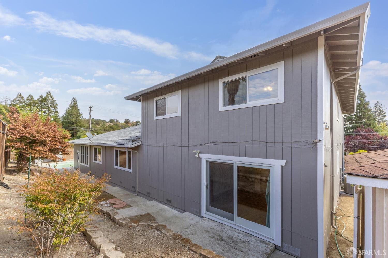 Detail Gallery Image 72 of 86 For 2 Beaumont Ct, Lafayette,  CA 94549 - 6 Beds | 3/1 Baths