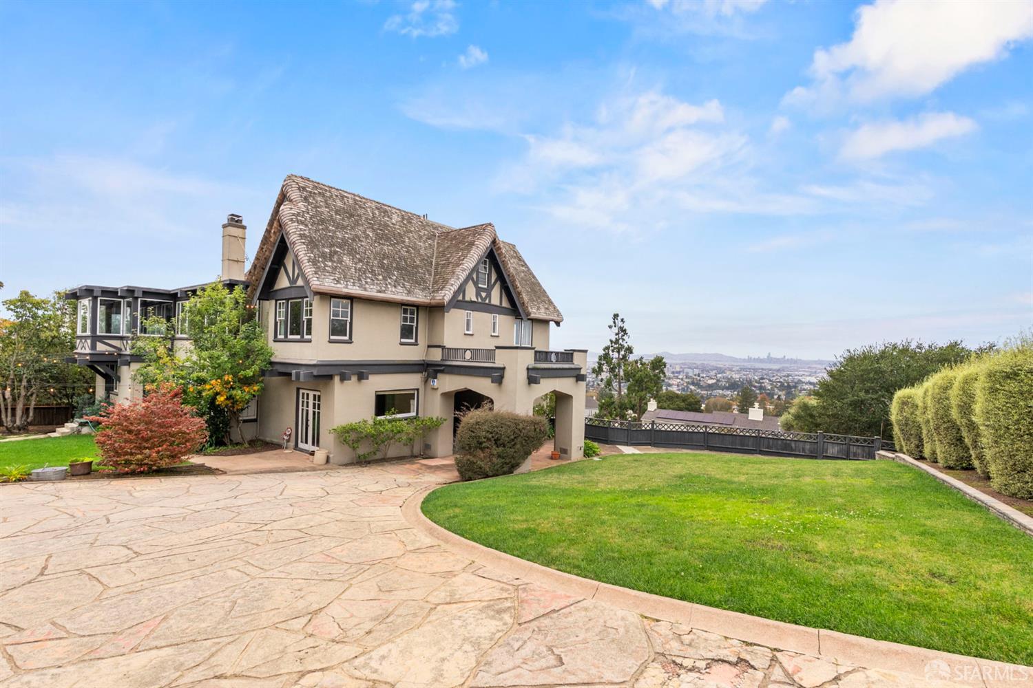 Detail Gallery Image 8 of 95 For 415 Pacific Ave, Piedmont,  CA 94611 - 6 Beds | 4/1 Baths