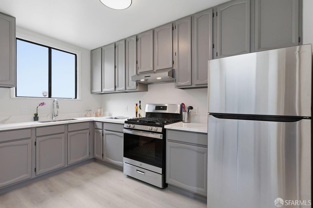 Detail Gallery Image 10 of 55 For 2087 29th Ave, San Francisco,  CA 94116 - 3 Beds | 1 Baths