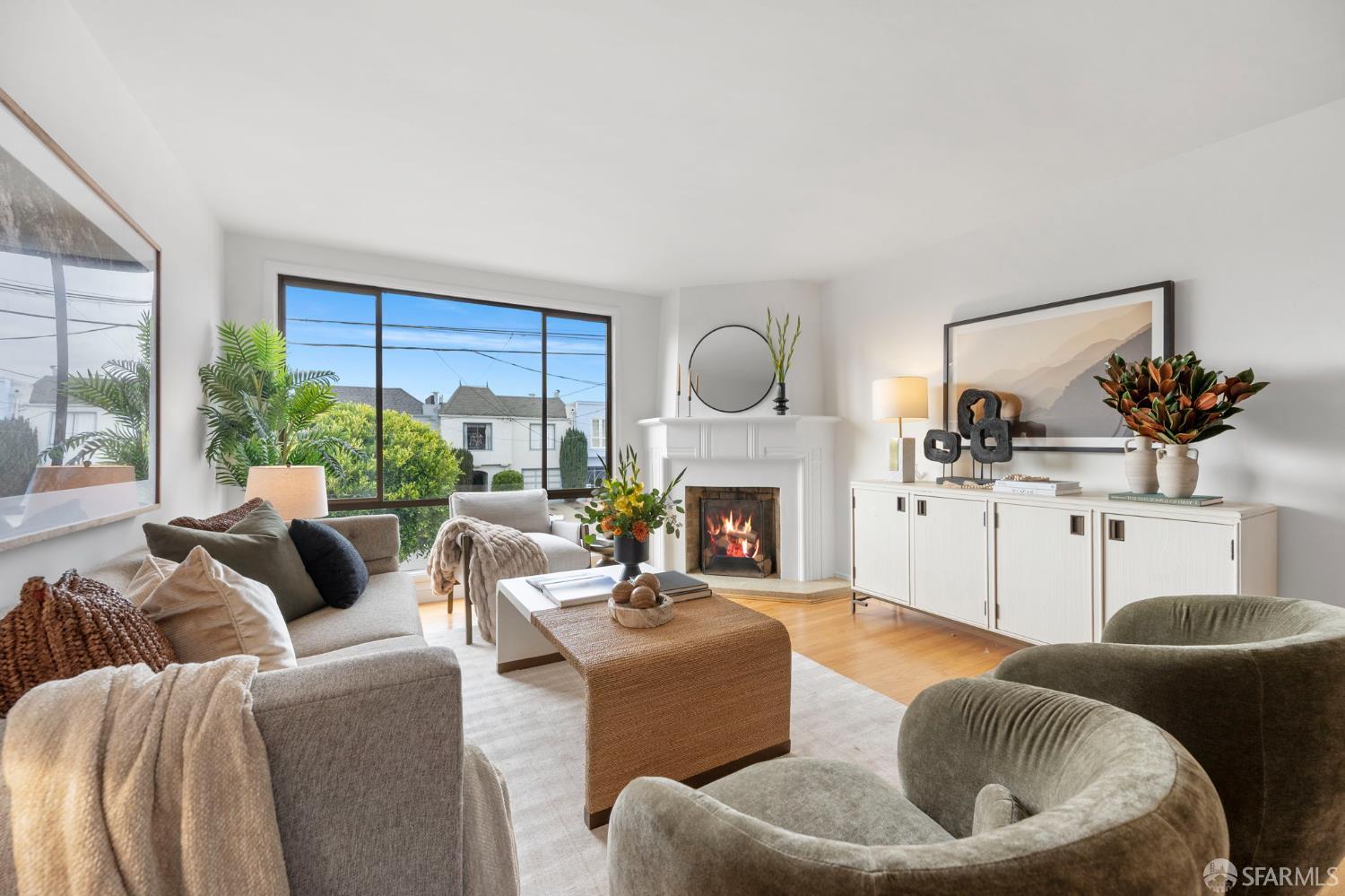 Detail Gallery Image 2 of 42 For 1862 40th Ave, San Francisco,  CA 94122 - 3 Beds | 2 Baths