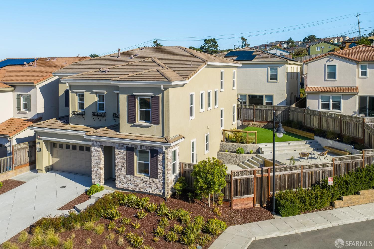 Detail Gallery Image 4 of 63 For 106 Miraluna Way, San Bruno,  CA 94066 - 4 Beds | 3 Baths