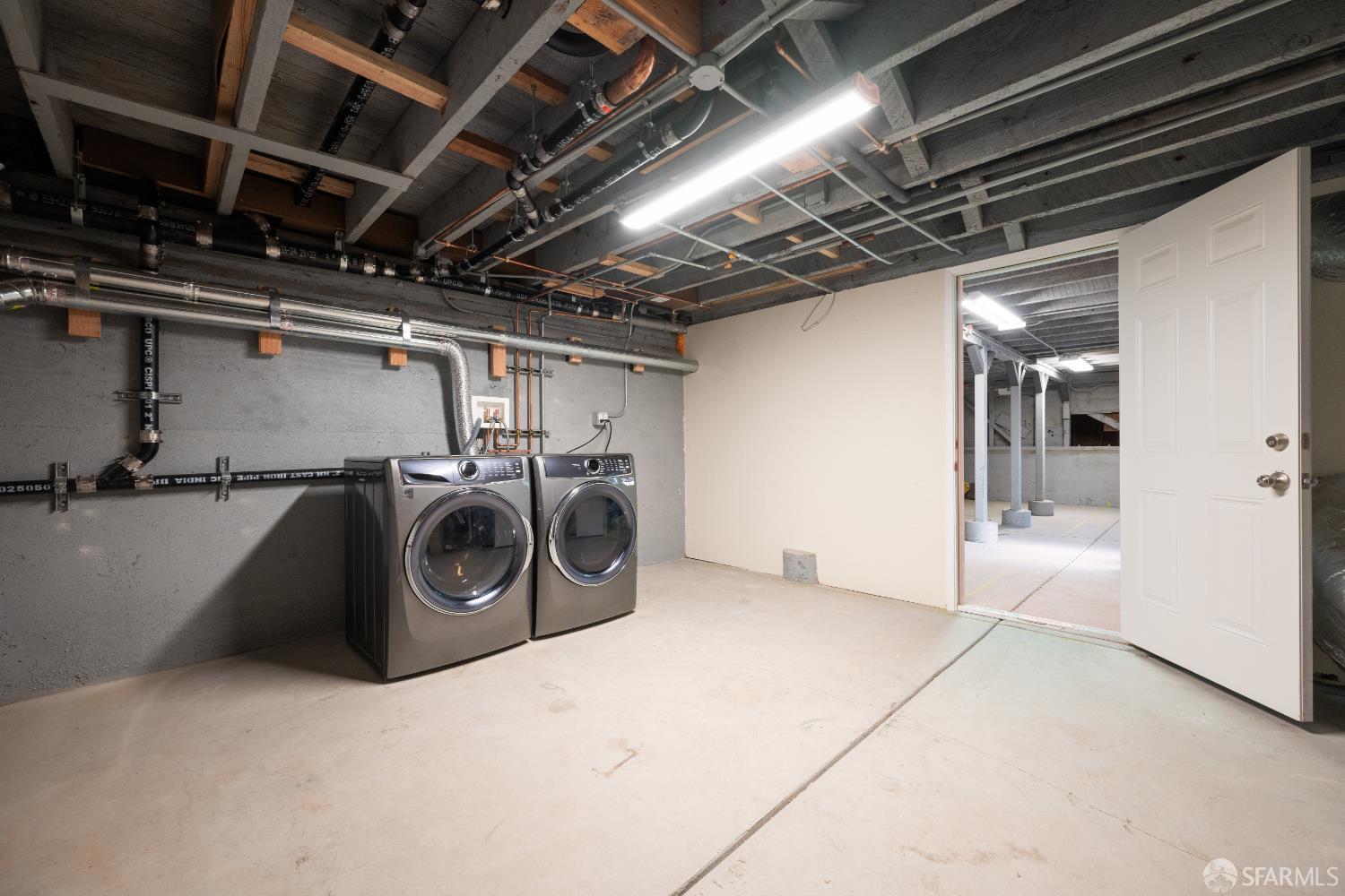 Detail Gallery Image 56 of 59 For 309 Steiner St #D,  San Francisco,  CA 94117 - 3 Beds | 1/1 Baths