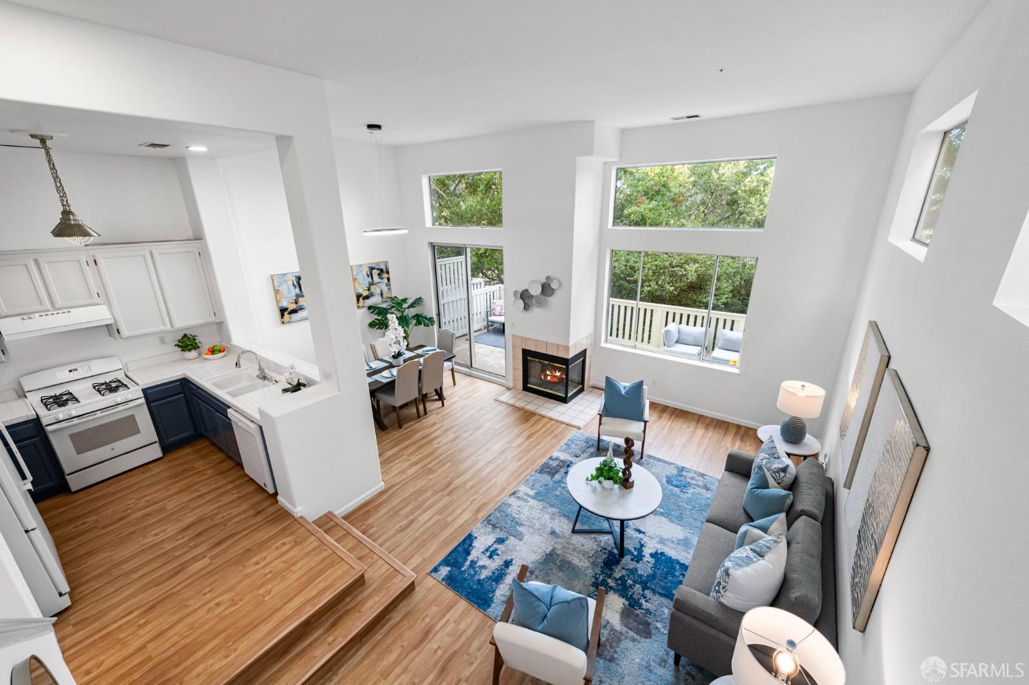 Detail Gallery Image 4 of 43 For 2108 Thistle Ct, Hayward,  CA 94542 - 3 Beds | 2/1 Baths