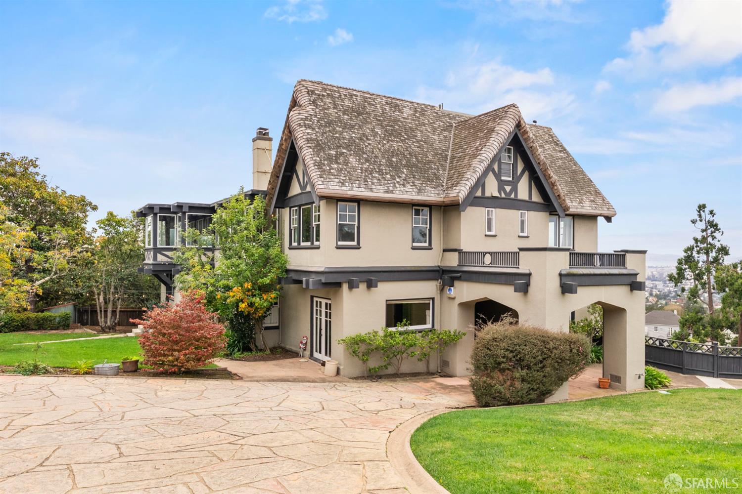 Detail Gallery Image 7 of 95 For 415 Pacific Ave, Piedmont,  CA 94611 - 6 Beds | 4/1 Baths