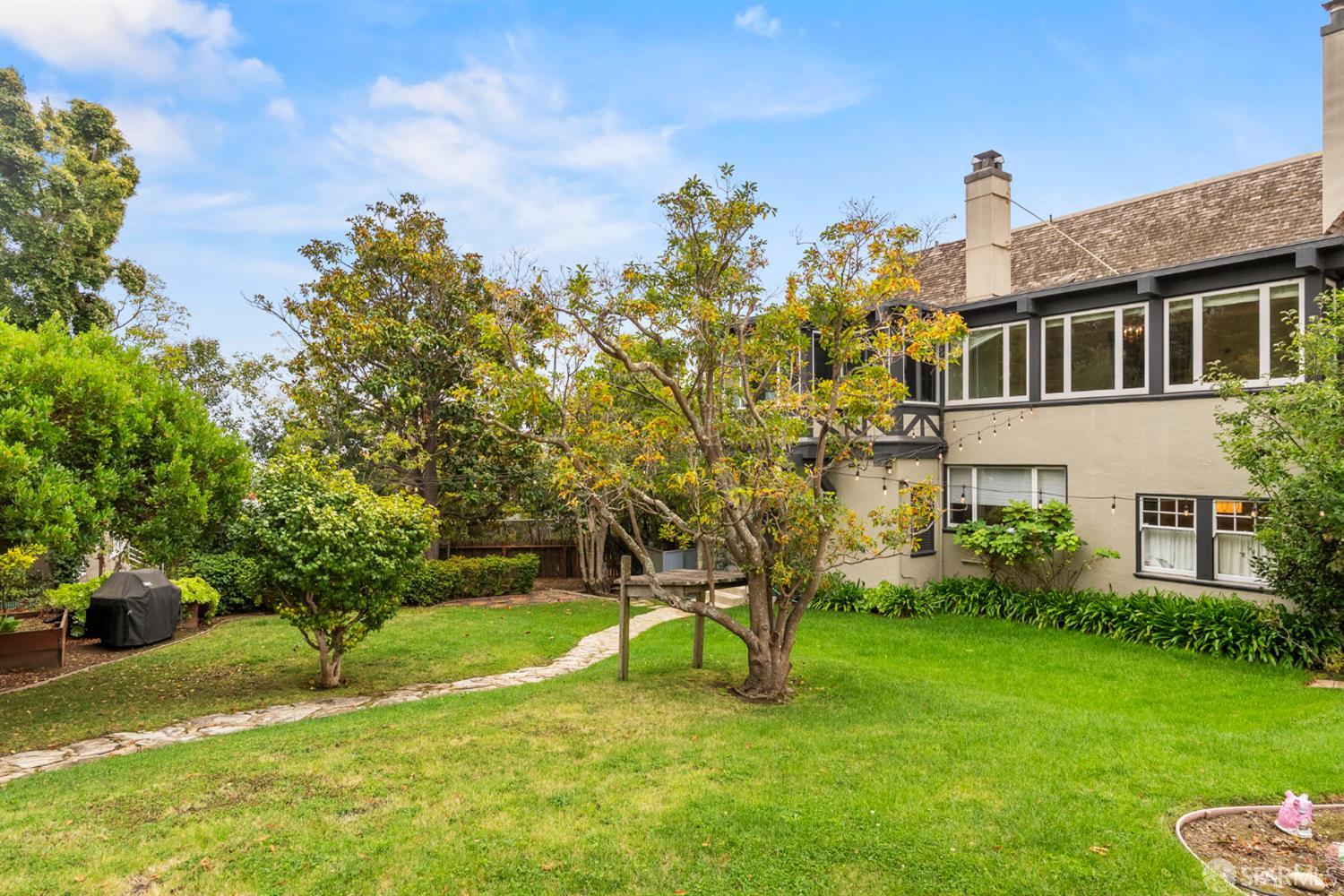 Detail Gallery Image 90 of 95 For 415 Pacific Ave, Piedmont,  CA 94611 - 6 Beds | 4/1 Baths