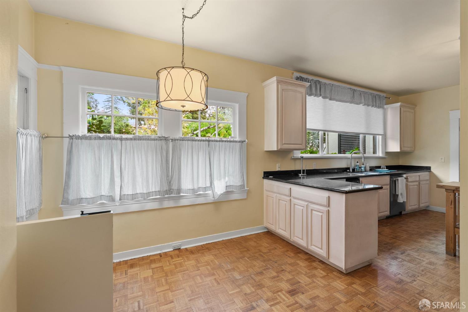 Detail Gallery Image 24 of 95 For 415 Pacific Ave, Piedmont,  CA 94611 - 6 Beds | 4/1 Baths