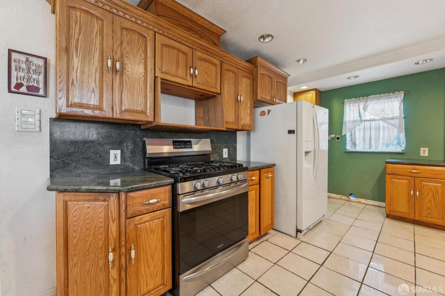 Detail Gallery Image 15 of 42 For 220 Louvaine Ave, Oakland,  CA 94603 - 2 Beds | 1 Baths