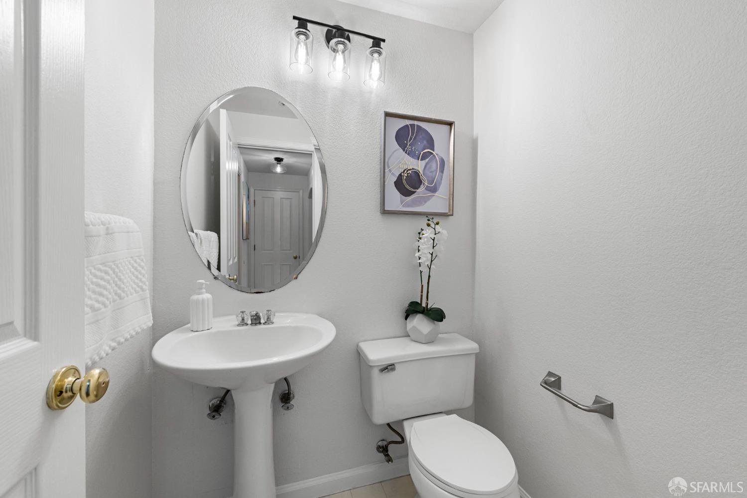 Detail Gallery Image 21 of 43 For 2108 Thistle Ct, Hayward,  CA 94542 - 3 Beds | 2/1 Baths