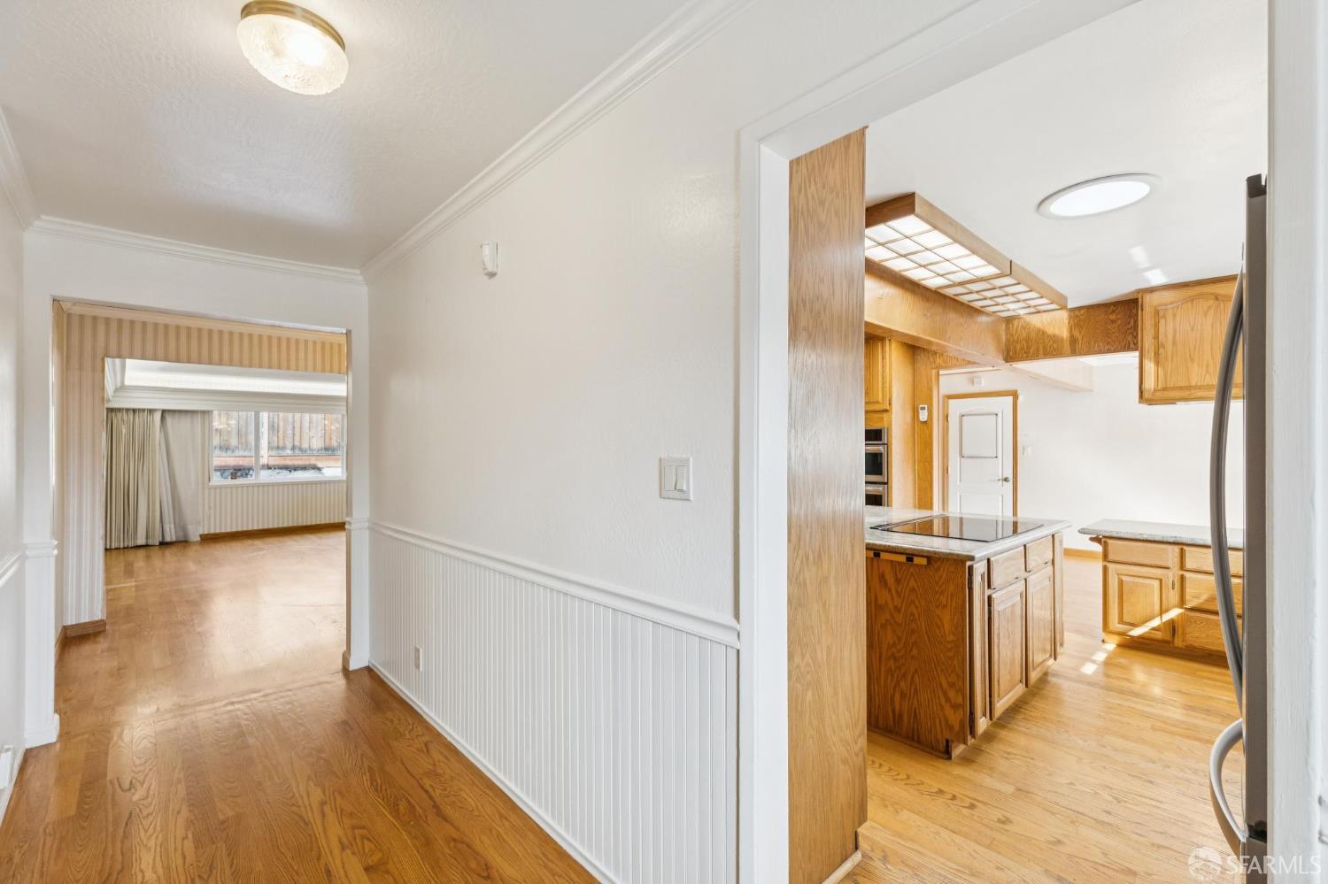 Detail Gallery Image 7 of 86 For 2 Beaumont Ct, Lafayette,  CA 94549 - 6 Beds | 3/1 Baths