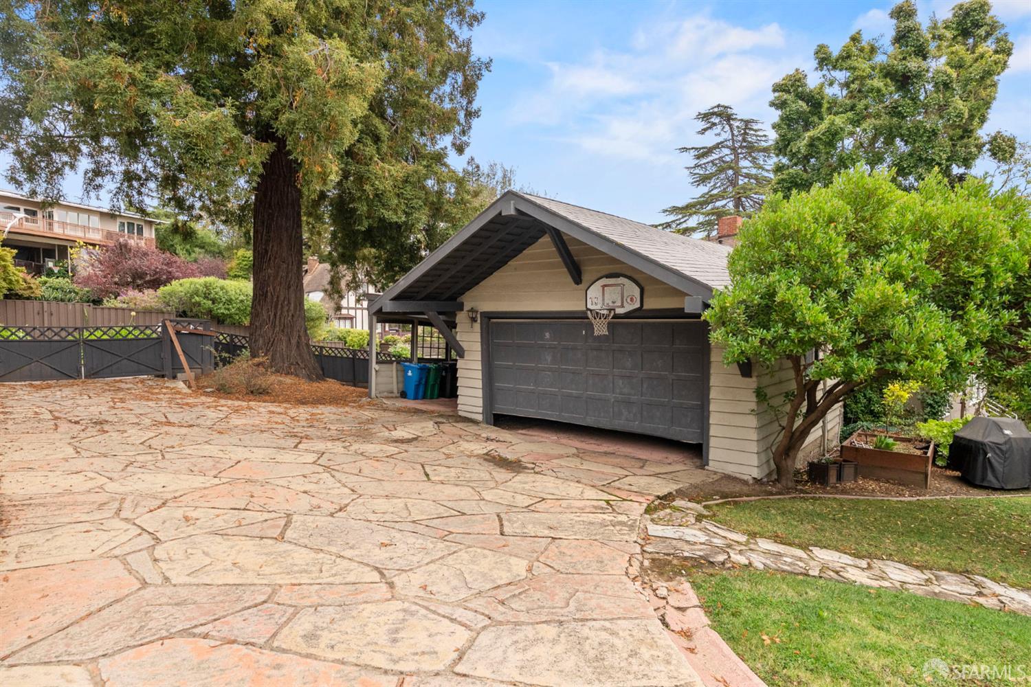 Detail Gallery Image 85 of 95 For 415 Pacific Ave, Piedmont,  CA 94611 - 6 Beds | 4/1 Baths