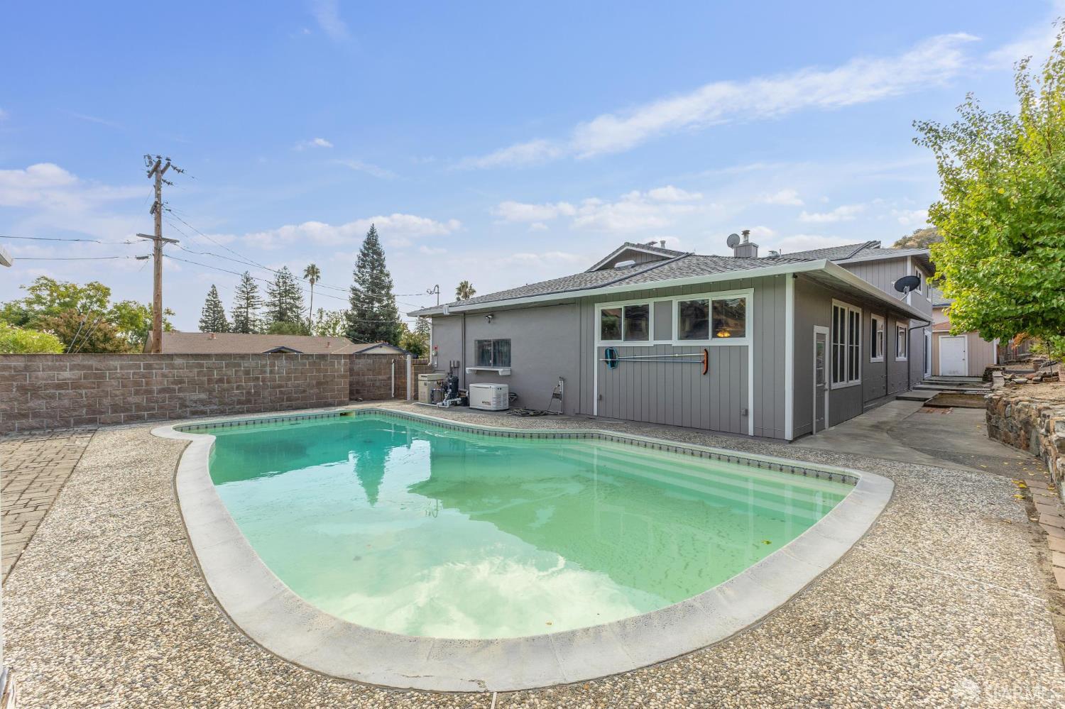 Detail Gallery Image 79 of 86 For 2 Beaumont Ct, Lafayette,  CA 94549 - 6 Beds | 3/1 Baths