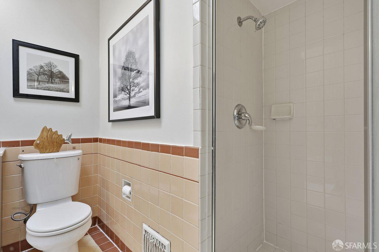 Detail Gallery Image 14 of 55 For 2087 29th Ave, San Francisco,  CA 94116 - 3 Beds | 1 Baths