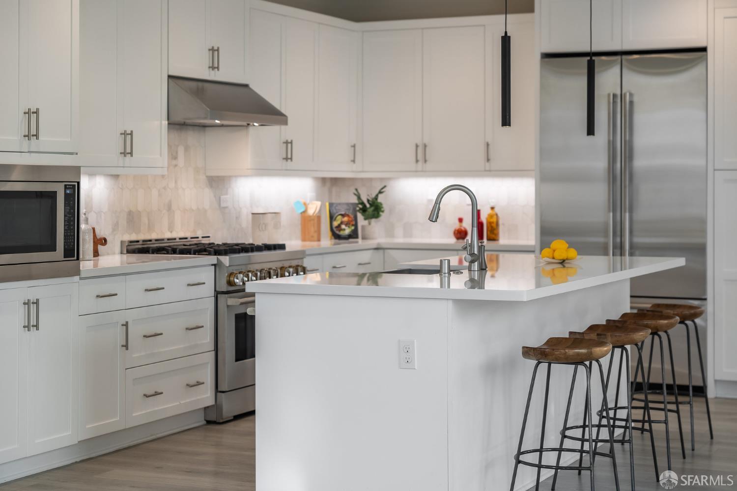 Detail Gallery Image 12 of 63 For 106 Miraluna Way, San Bruno,  CA 94066 - 4 Beds | 3 Baths