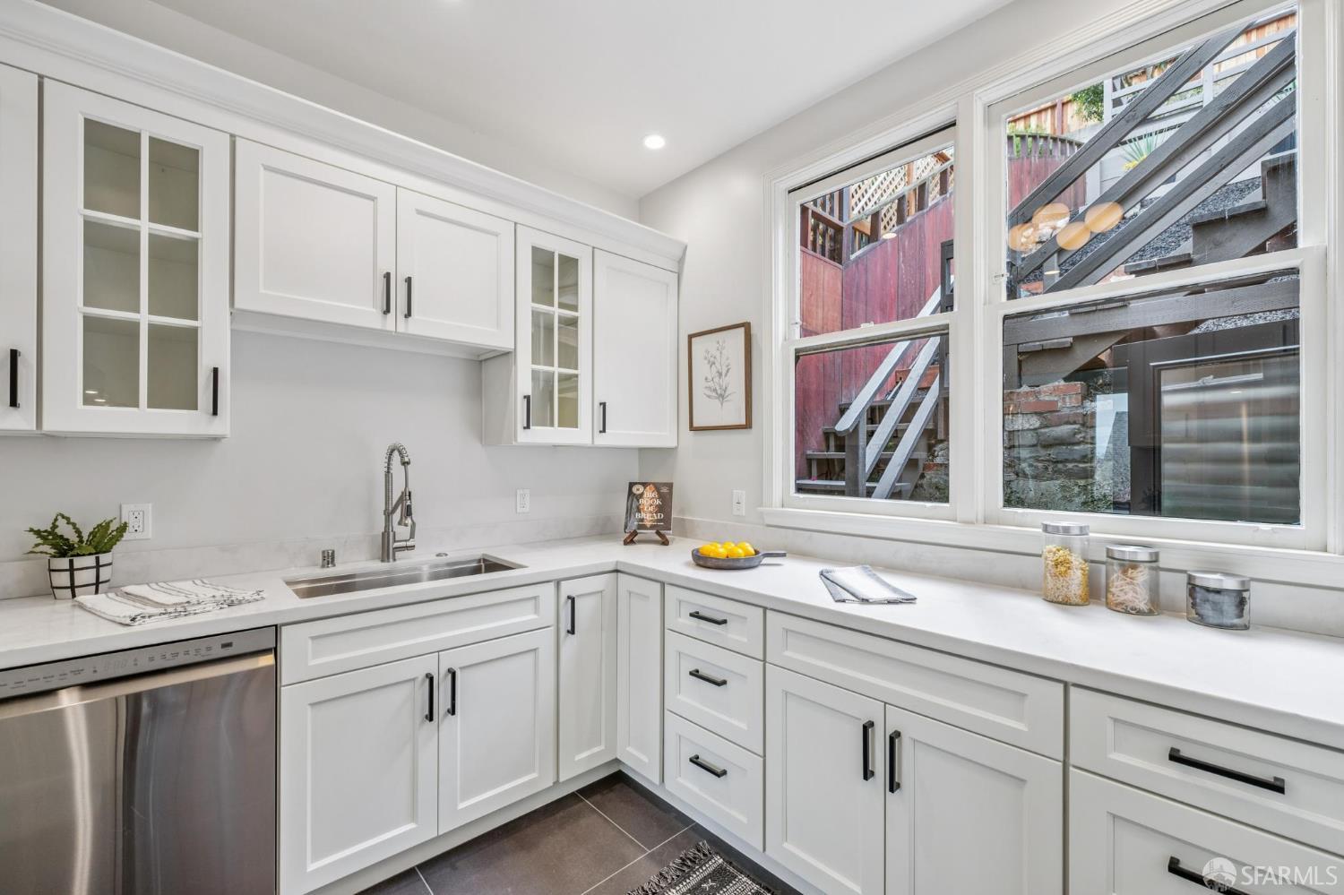 Detail Gallery Image 19 of 74 For 176 Laidley St, San Francisco,  CA 94131 - 2 Beds | 1/1 Baths