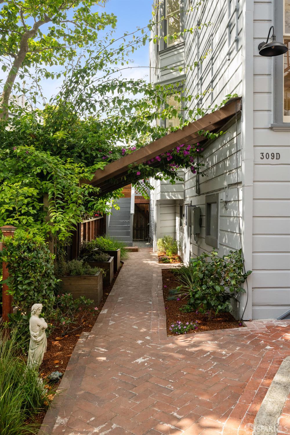 Detail Gallery Image 44 of 59 For 309 Steiner St #D,  San Francisco,  CA 94117 - 3 Beds | 1/1 Baths