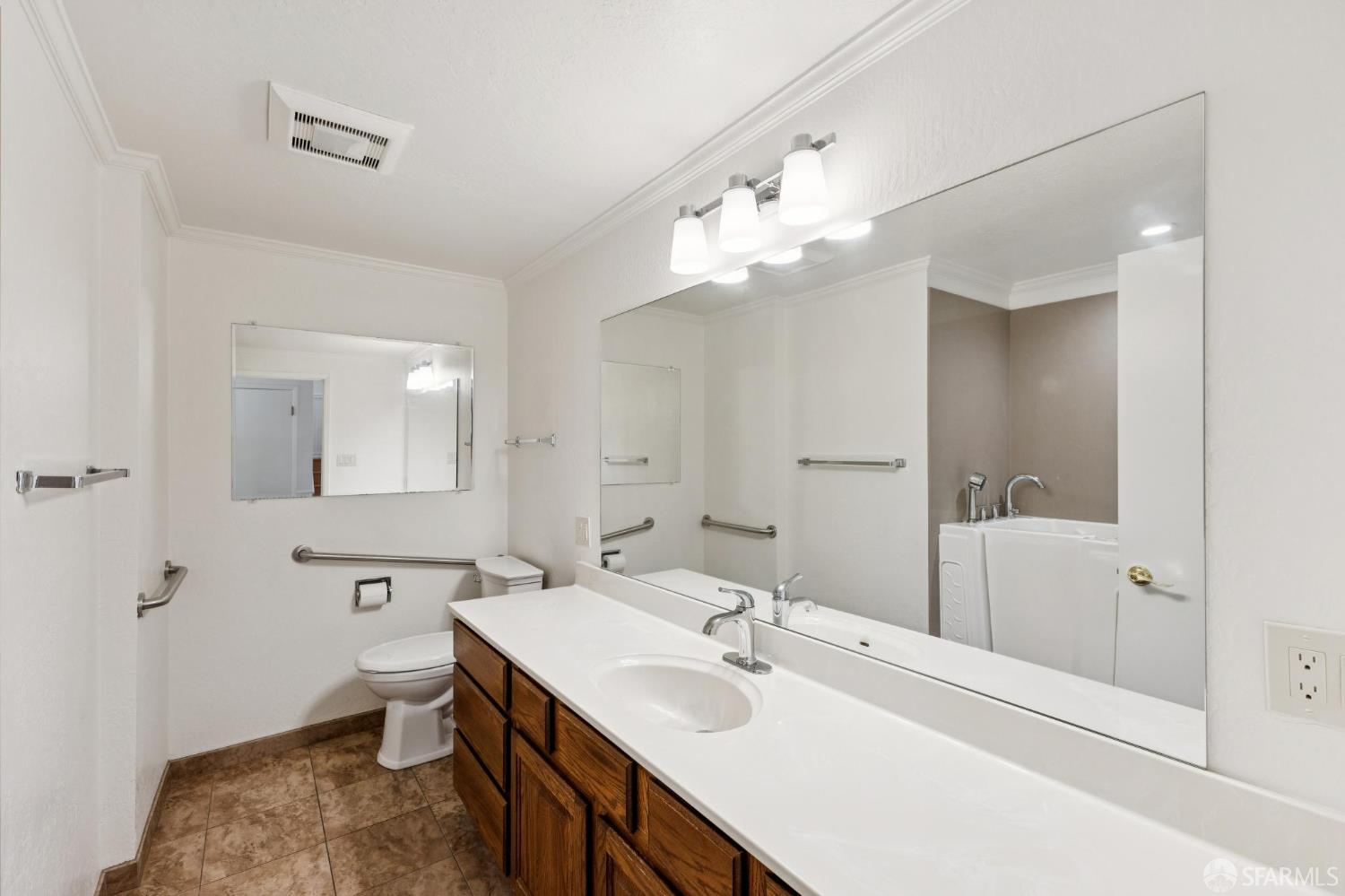 Detail Gallery Image 32 of 86 For 2 Beaumont Ct, Lafayette,  CA 94549 - 6 Beds | 3/1 Baths