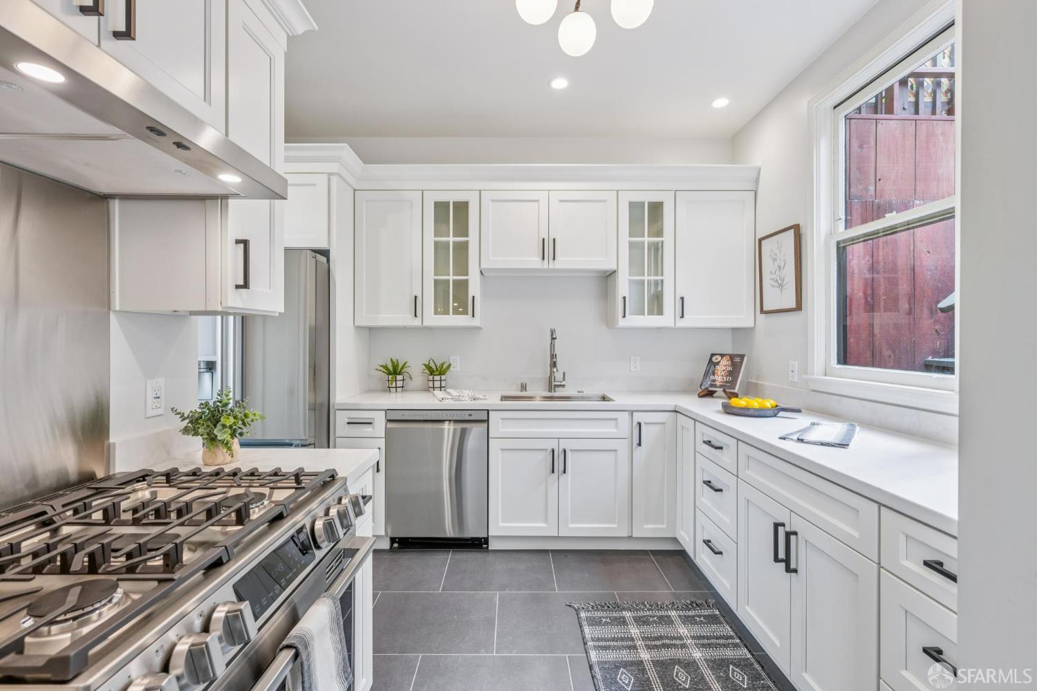 Detail Gallery Image 17 of 74 For 176 Laidley St, San Francisco,  CA 94131 - 2 Beds | 1/1 Baths